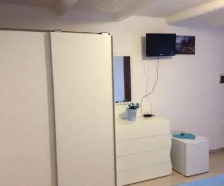 Blue Bedroom 카스텔라바테